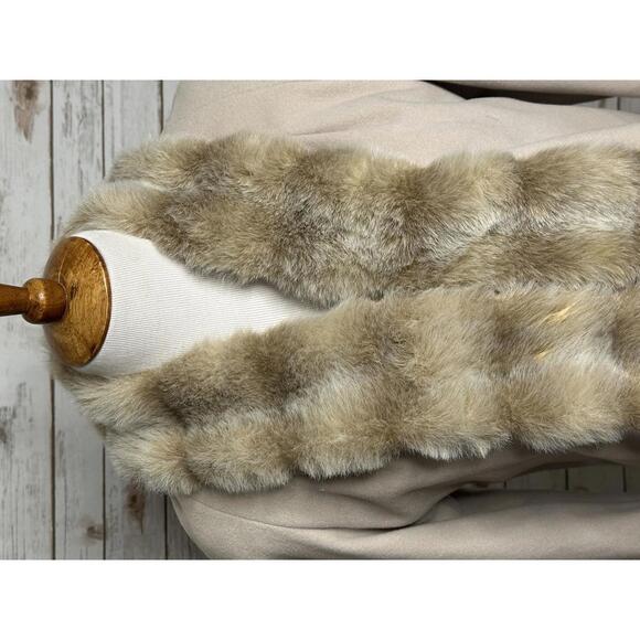*SOLD* Vintage Albert Nipon quiet luxury cream lambwool w/ faux fur trim coat - Picture 7 of 8
